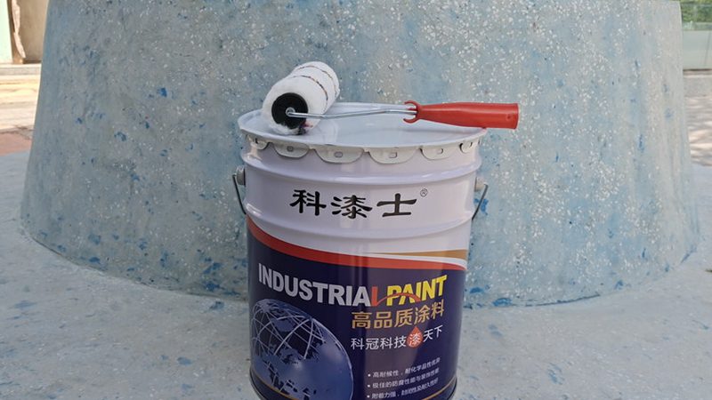 底层处理是油漆施工的重要环节，若处理不当，容易出现咬底现象。具体原因包括：